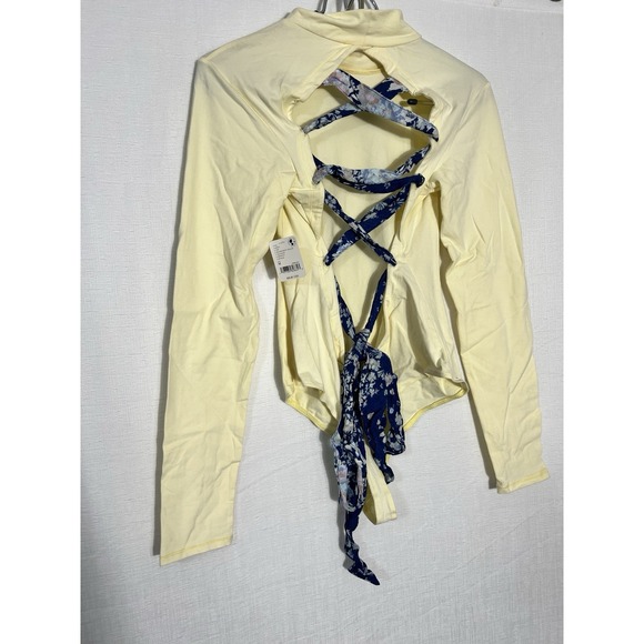 😍Free People Straps In The Back Bodysuit‎ Yellow Turtleneck Long Sleeve M NEW! - Picture 1 of 7